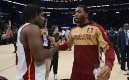 3 Reasons Fans Do a Double Take on Davion Mitchell in Playoffs