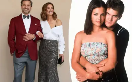 Joshua Jackson and Katie Holmes Reunite Sweetly in NYC