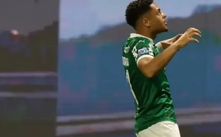 Vitor Roque’s Return Delayed, Disappoints Fans