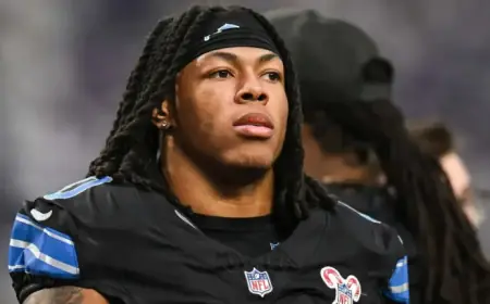 NFL Expert Urges Jahmyr Gibbs to Contract Holdout