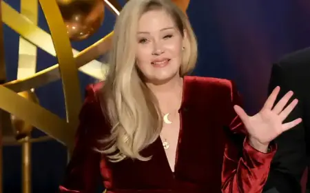 Christina Applegate Hospitalized During Multiple Sclerosis Fight: Report