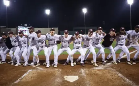 Top 10 Baseball Team Faces LSU in SEC Road Matchup