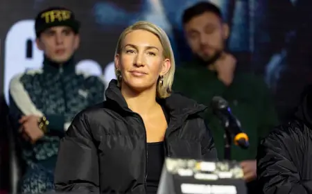 Alycia Baumgardner Claims Mikaela Mayer Could Defeat Claressa Shields