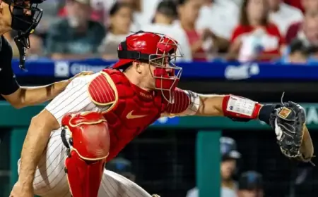 Phillies’ J.T. Realmuto Exits Game Due to Lower Back Tightness