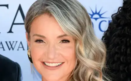 Helen Skelton Dazzles in Stunning Figure-Hugging Trousers