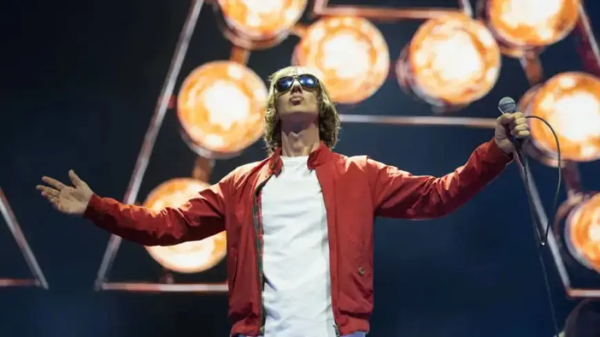 Richard Ashcroft Honors Late Dog Betsy with Song Dedication at The O2, London