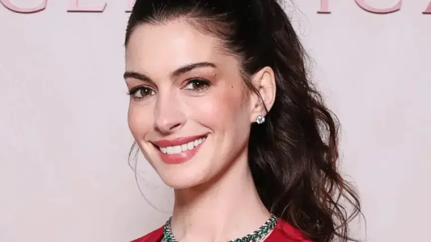 Anne Hathaway’s Stunning Red French Manicure: A Devilishly Stylish Look