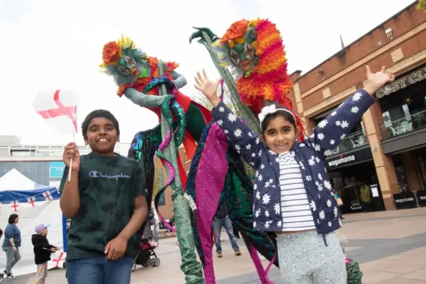 Giant Dragons Invigorate Broadgate for St George’s Day Festivities