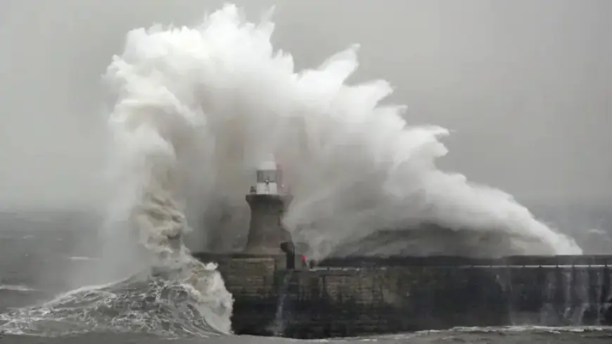 UK Faces Intense Winds: Yellow Warning Issued for Easter Weekend