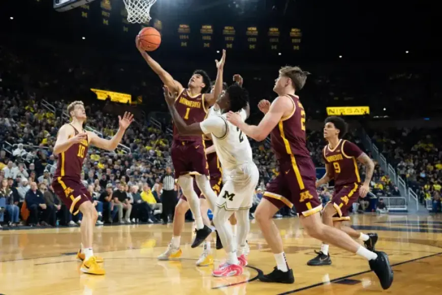 Gophers Eagerly Compete in Crown Men’s Basketball Tournament