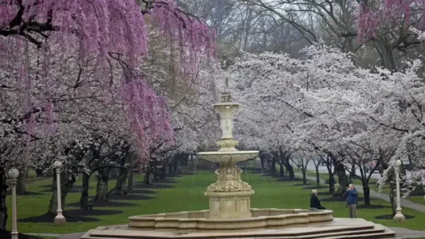 AccuWeather, Old Farmer’s Almanac Predicts Prolonged Warm Weather Trend