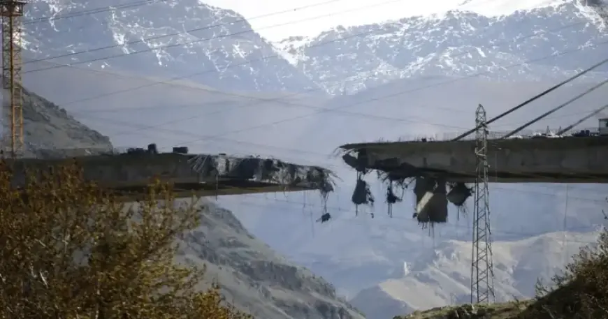 Trump Warns U.S. Strategy Unfolds After Iran Bridge Attack