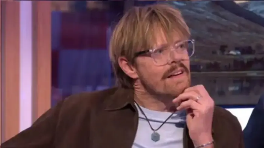 Kris Marshall Responds to Beyond Paradise Fan Complaints