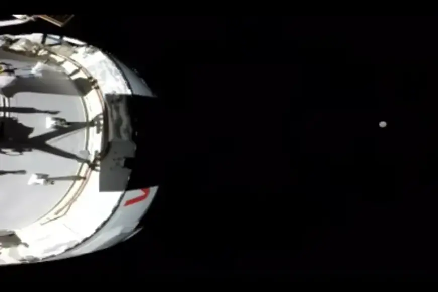 NASA’s Artemis II Astronauts Embark on Historic Moon Mission – Live