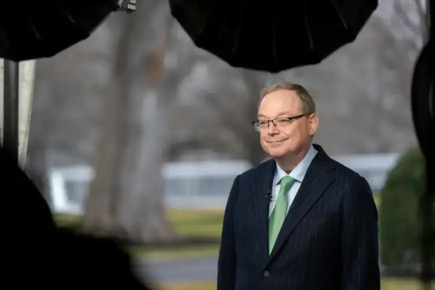 Fox Host Challenges Trump Official on ‘Temporary’ Gas Price Surge