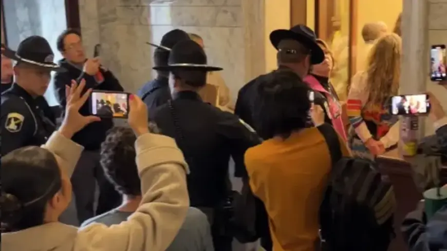 Six Arrested Protesting Transgender Bathroom Bill Inside Capitol Restroom