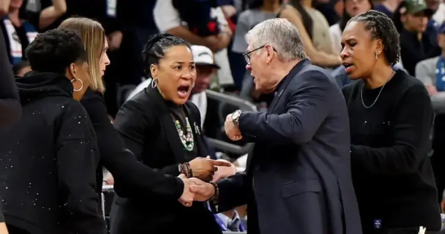 Geno Auriemma Apologizes for Final Four Dispute with Dawn Staley