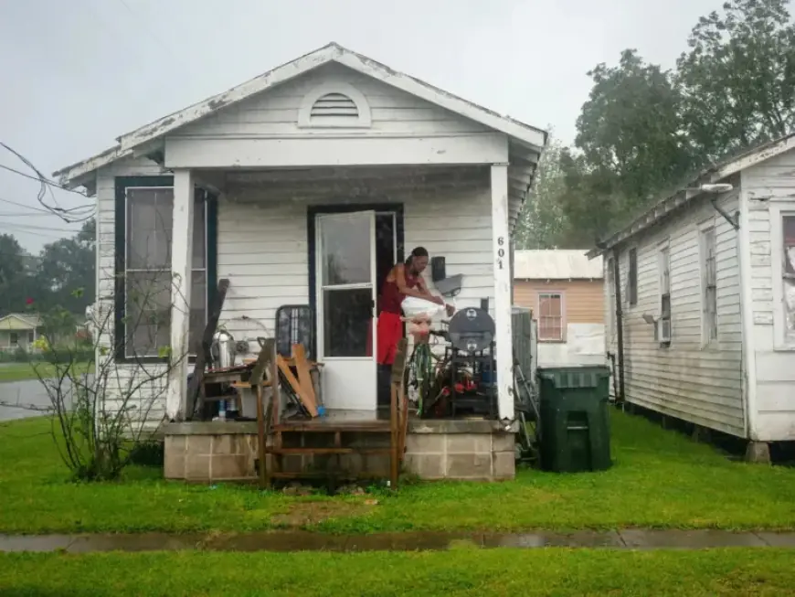 Car Crashes into Louisiana Lao New Year Parade, Injuring 15 | Health News