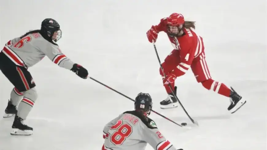 Wisconsin Women’s Hockey Defender Wins USCHO Player of the Year