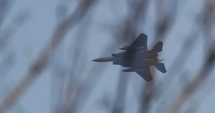 Trump Announces Rescue of U.S. Crew Member from Downed Fighter Jet in Iran