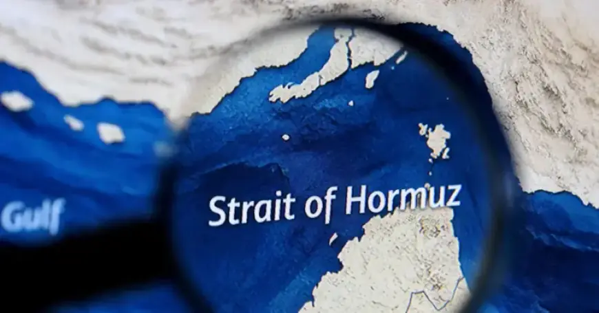 Petronas Tanker Transports Iraqi Crude Oil Through Hormuz Strait