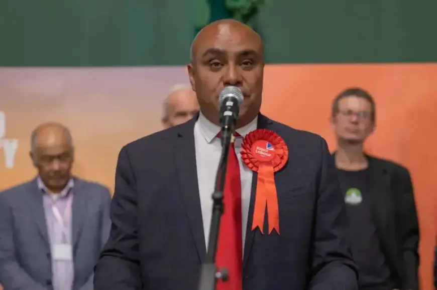 Southend MP Hosts Public Meeting, Criticizes “Unacceptable” Royal Mail Delays