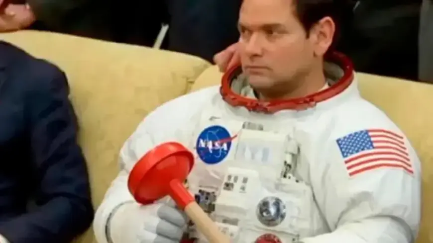 “34 Memes Hilariously Capture the Artemis II Toilet Incident”