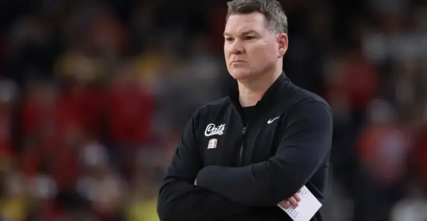 Arizona’s Tommy Lloyd, Players React to NCAA Semifinal Loss to Michigan