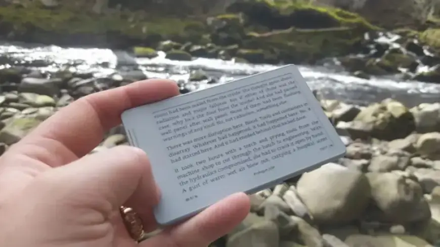 Firmware Boost Revamps Pocket-Sized E-Ink Devices