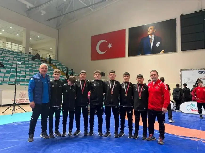 Securing 2 Golds, 1 Silver, and 1 Bronze Medal