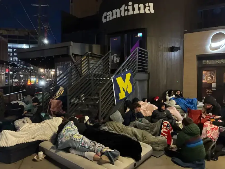 Michigan Students Camp Overnight for Basketball Championship Tickets