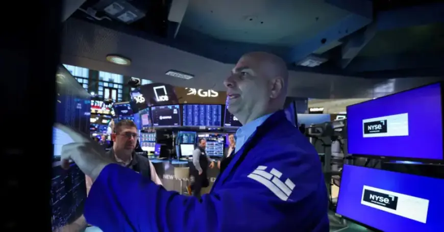 Stocks Inch Up as Oil Drops Amid US-Iran Strategic Decisions