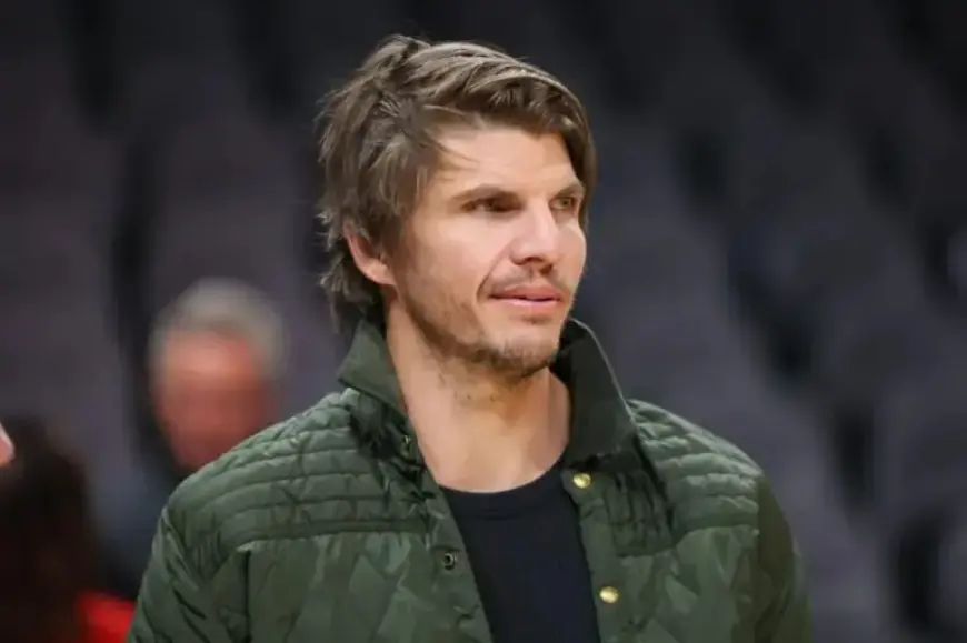 Bulls Targeting Korver, Dunleavy, Fields for GM Role