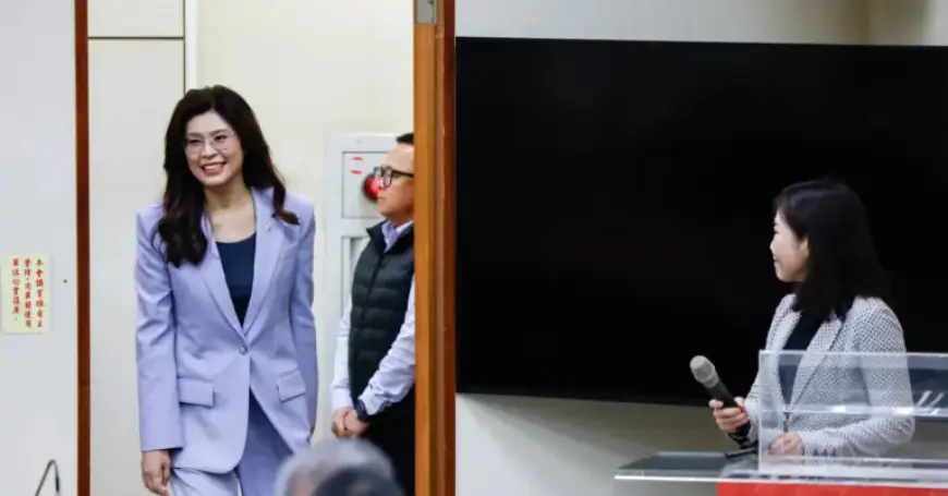 Taiwan Opposition Leader Embarks on China Peace Mission; Minister Reveals Warship Plans