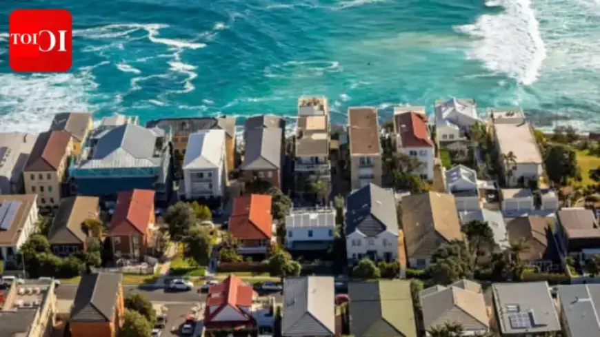 Australians React as Thousands Flee Sydney and Melbourne Lockdowns