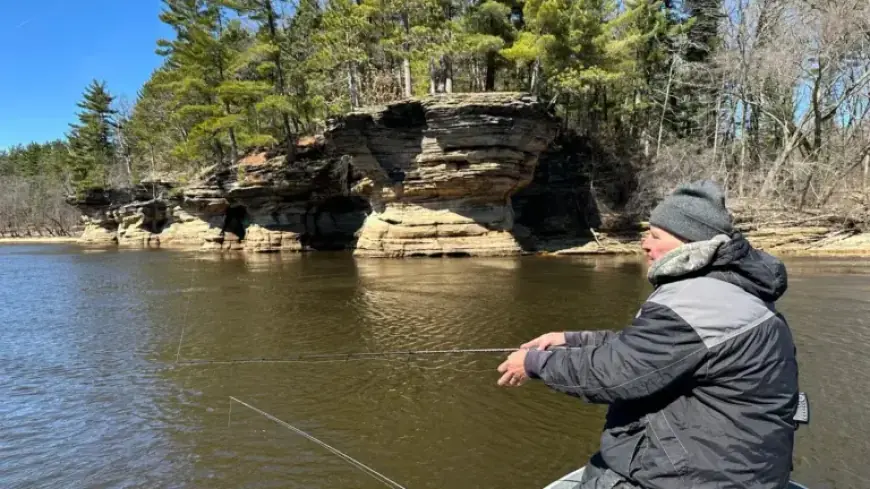 Wisconsin Dells Scenery Enhances Smith’s Fishing Experience