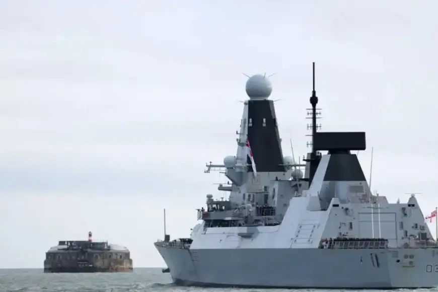 HMS Dragon Docks in Mediterranean to Safeguard British Air Bases in Cyprus