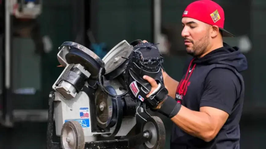 Reds Place Jose Trevino on IL, Designate Christian Encarnacion-Strand