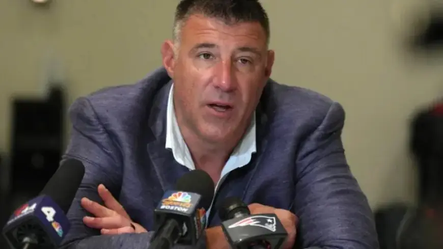 Mike Vrabel Addresses Viral Photos with NFL Reporter