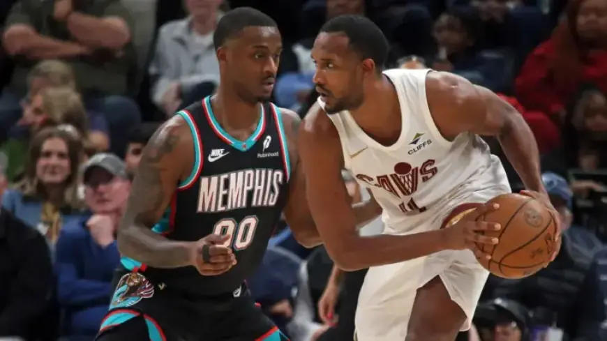 Evan Mobley and Onyeka Okongwu Dominate Paint in USC Basketball Report