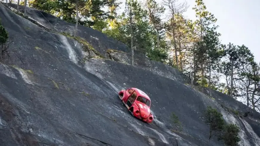 Volkswagen Beetle Extracted from Squamish Rock Face in B.C.