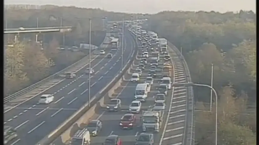 Drivers Endure Lengthy Delays on M6 and M60: Key Updates