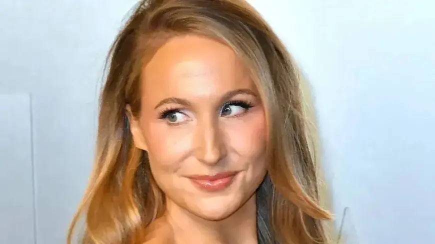 Nikki Glaser Unfazed by Boyfriend Chris Convy’s Potential Infidelities