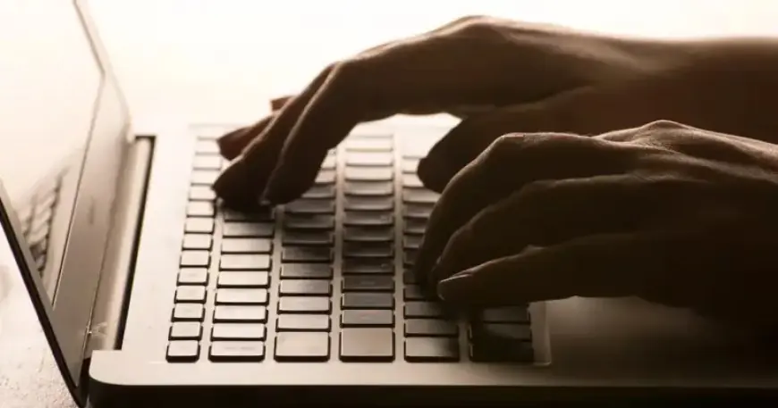 AI Revolution Threatens Irish Economy with High-End Job Losses, Report Warns