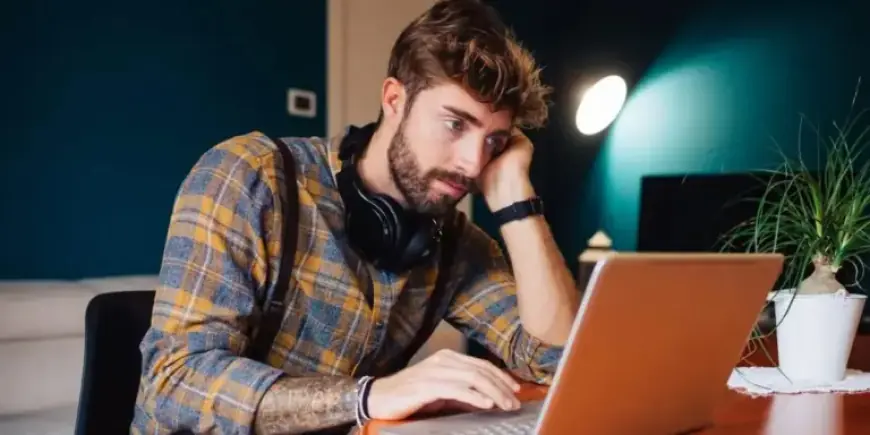 White-Collar Workers Quietly Rebel, 80% Refuse AI Adoption Mandates