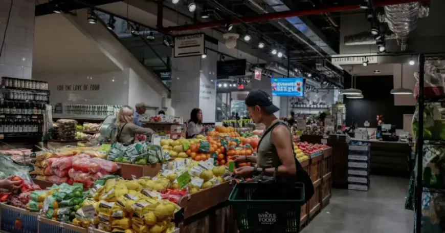 US PCE Inflation Rises in February; Consumer Spending Remains Strong