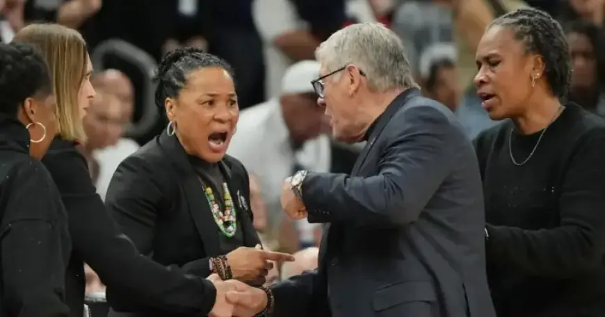 Geno Auriemma Apologizes to Dawn Staley After Final Four Clash