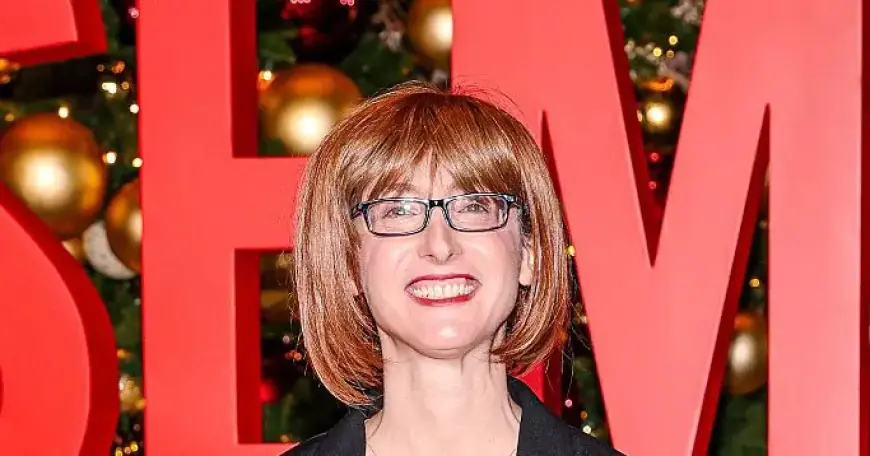 “Housemaid Author Sara Cohen Removes Her Wig”