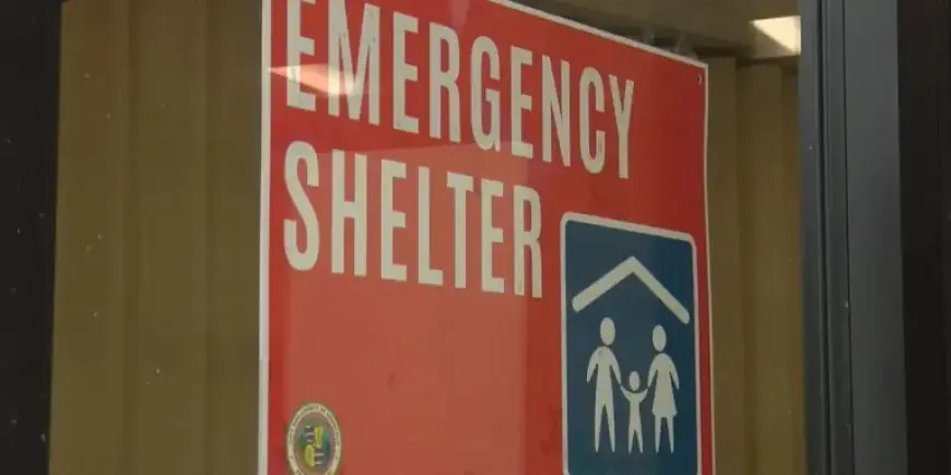 Oahu Storm Threat Closes Non-Essential City and State Offices Friday