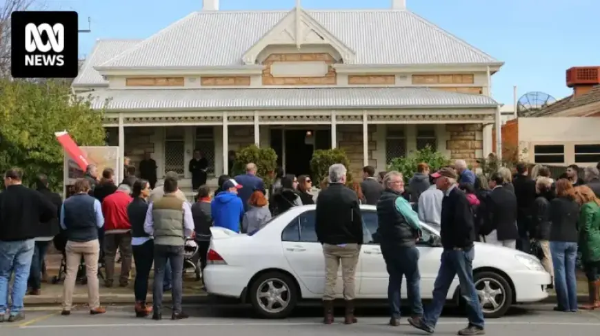 Housing Crisis Talk ‘Nonsense’ Amid Banking Reliance on Real Estate